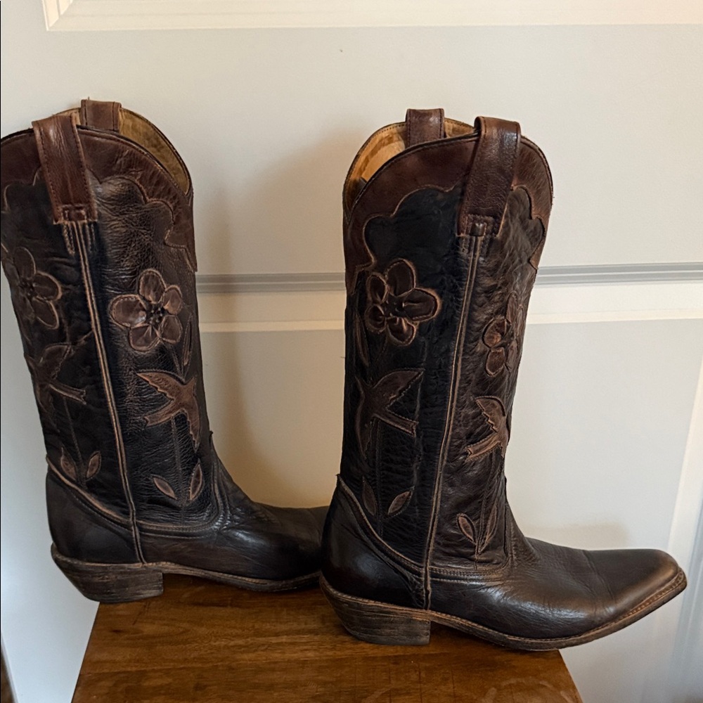 Bed Stu handcrafted sz 9/39 Black Leather Cowboy Boots with Brown Floral Design - Picture 2 of 5